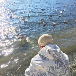 边吮奶边做爰视频真人
